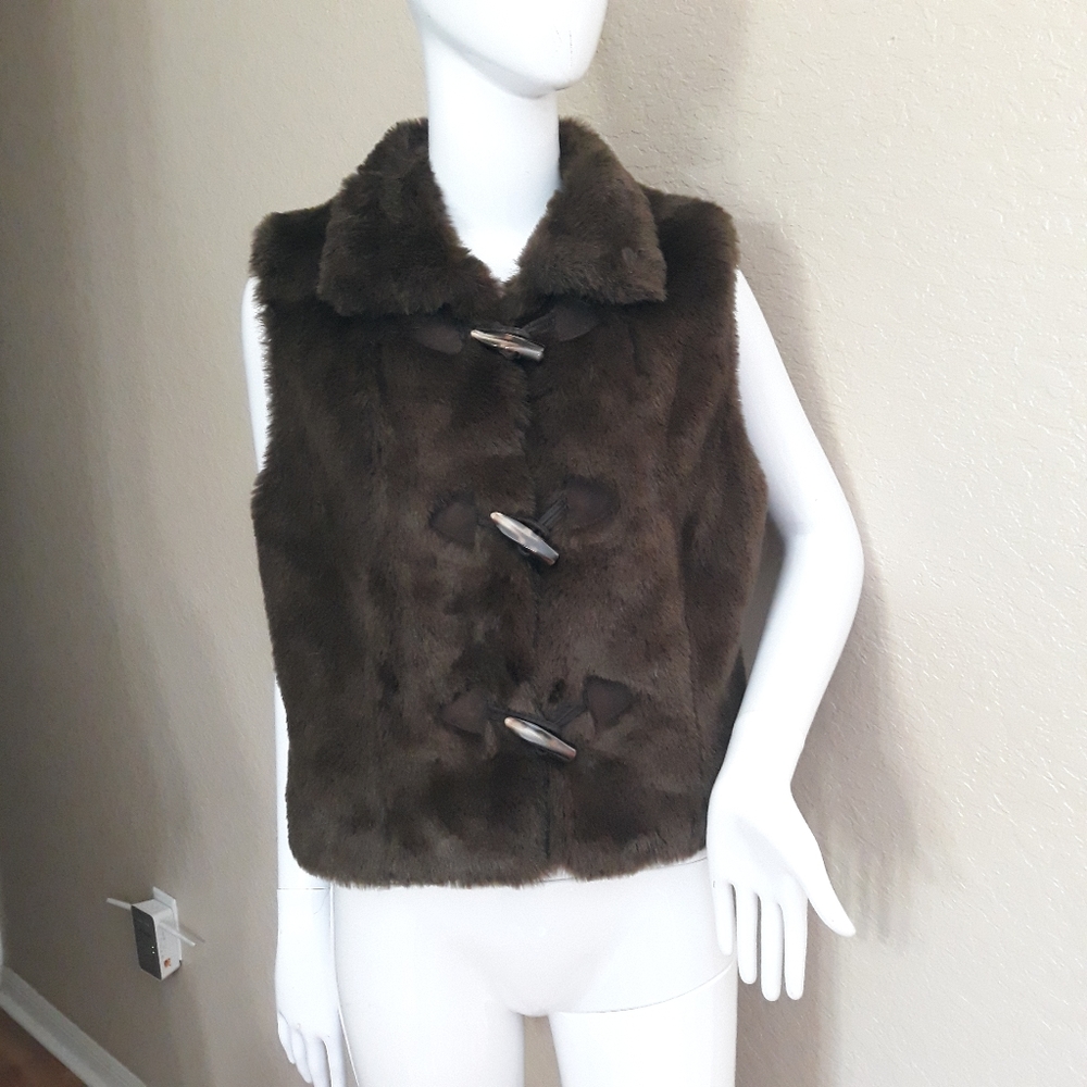 Metro7 faux fur vest